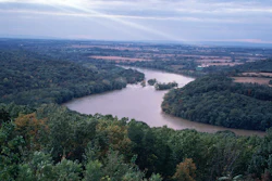 The_Ohio_river_running_between_Ohio_and_West_Virginia