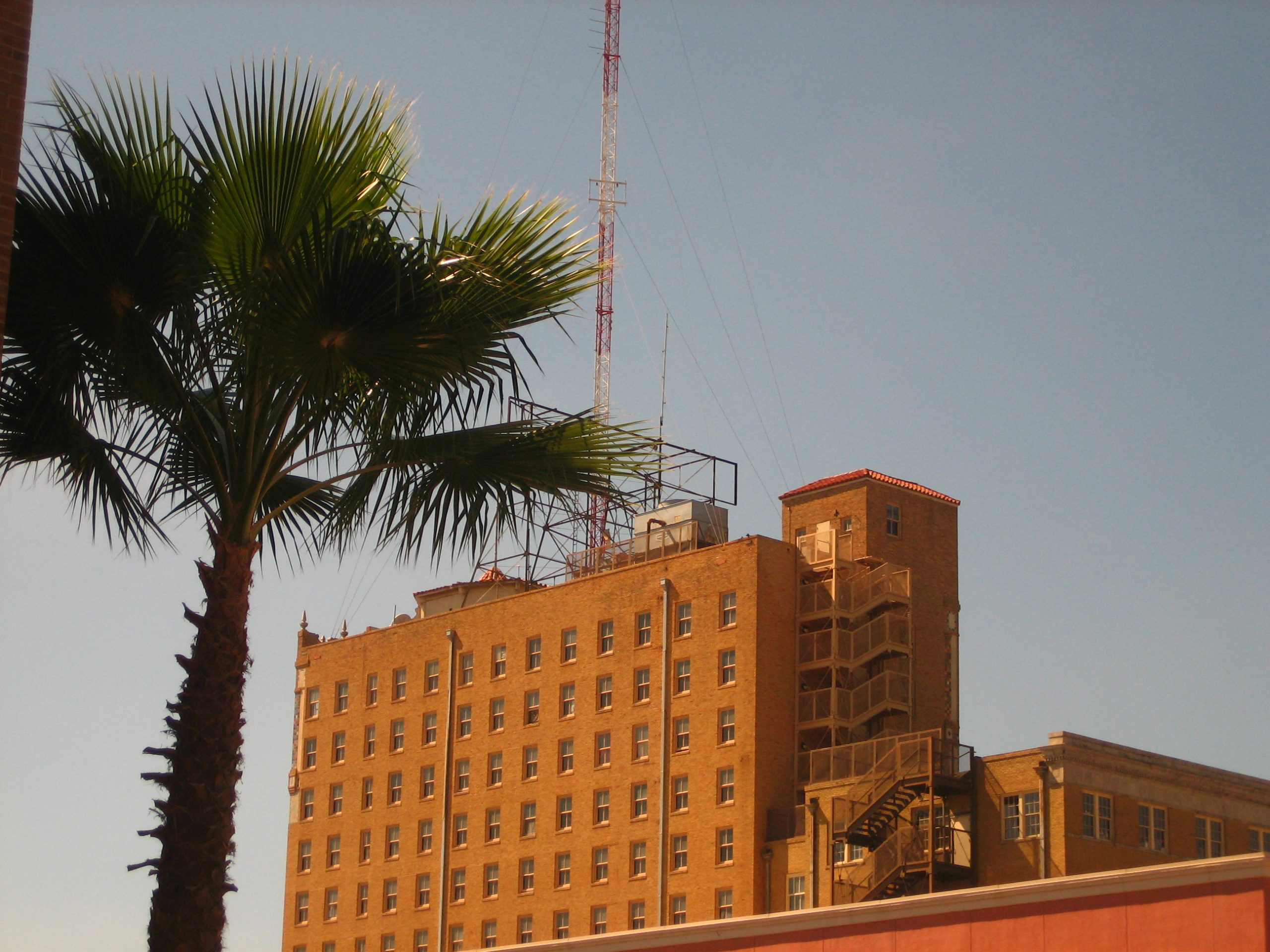 Former_Hamilton_Hotel_in_Laredo,_TX_IMG_1766