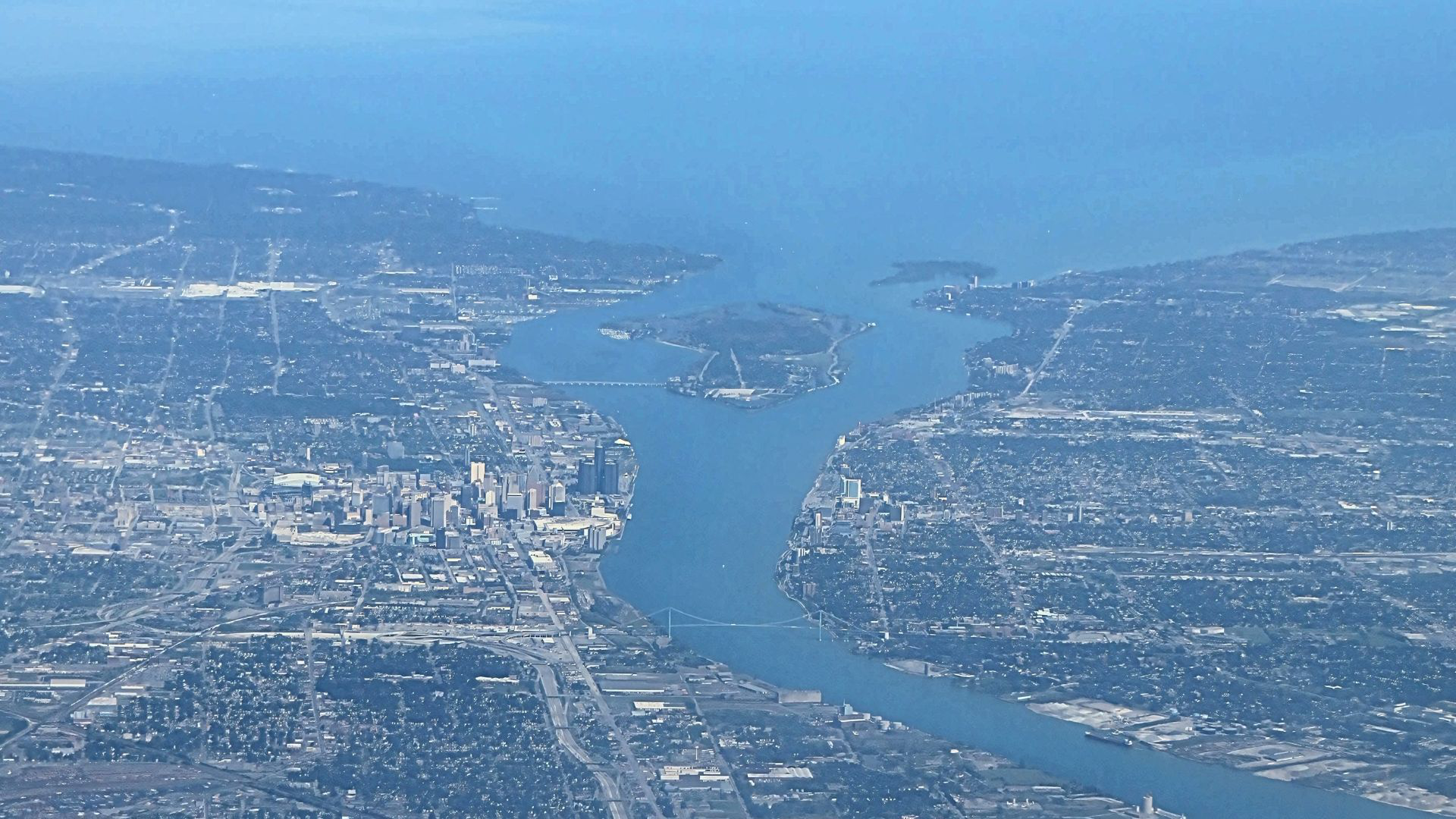 detroit river