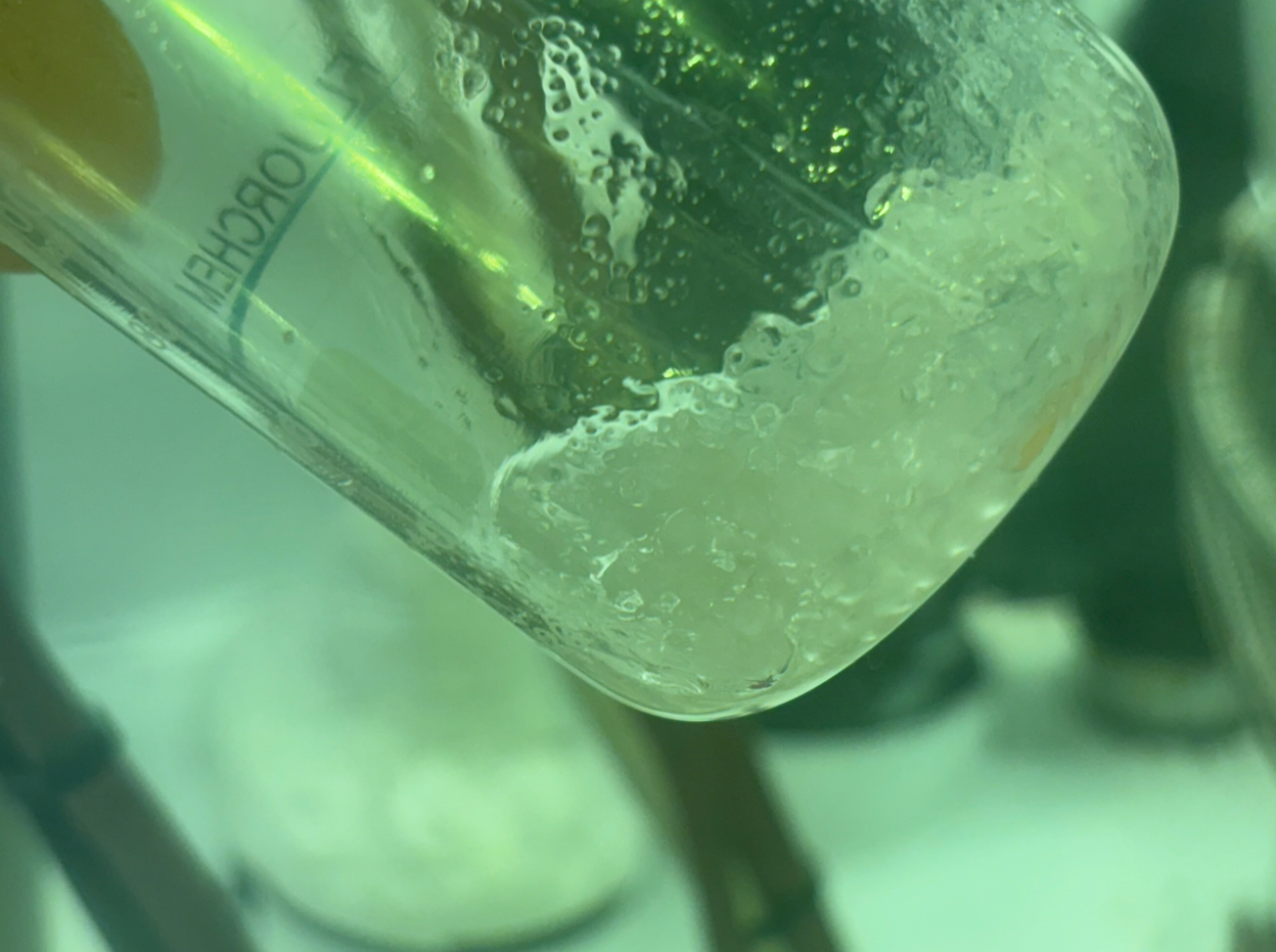 Perfluorooctanoic_acid_in_beaker