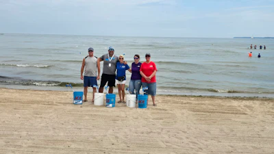 Volunteers clean up Gem Beach on Catawba Island, Ohio. Photo credit: Eriesponsible.