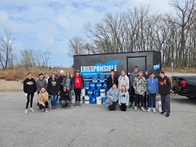 Middle schoolers from Mentor Shore Middle School participate in a cleanup at Headlands Beach, Ohio. Photo credit: Eriesponsible.